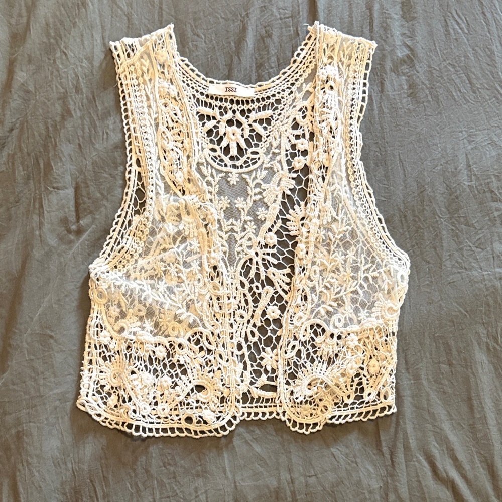 ISSI Cream Lace Tank Top